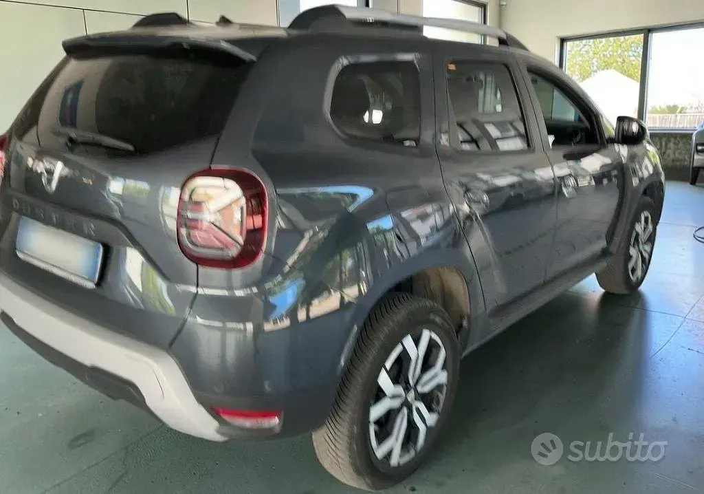 Usata Dacia Duster Prestige 101 CV (74 kW) 2022 Grigio scuro SUV