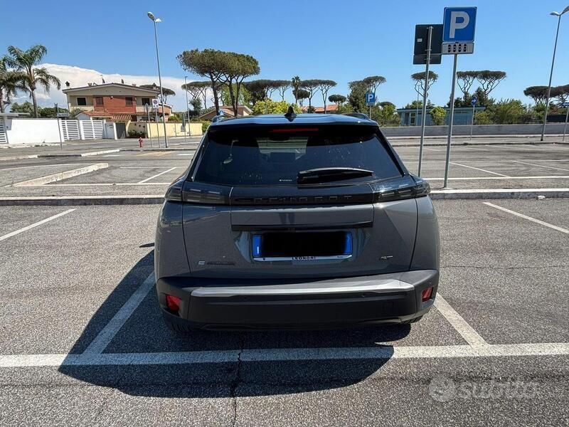 Usata Peugeot e-2008 GT 114 kW (156 CV) 2023 Grigio SUV