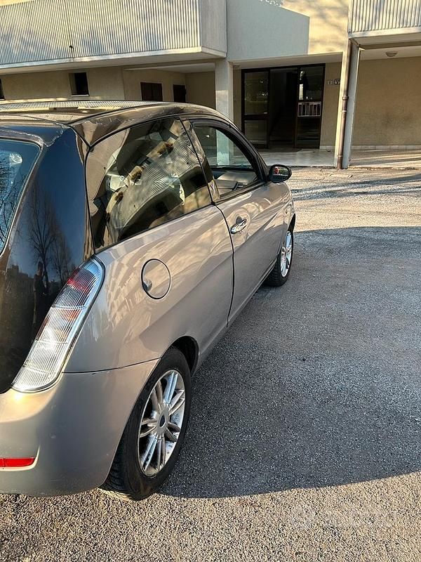 Usata Lancia Ypsilon 60 CV (44 kW) 2007 Utilitaria