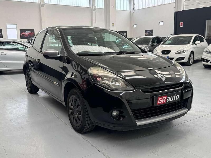 Usata Renault Clio II Luxe 101 CV (74 kW) 2010 Other Utilitaria