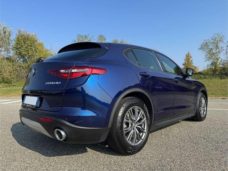 Usata Alfa Romeo Stelvio 190 CV (139 kW) 2021 Blu/azzurro SUV