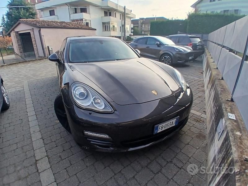 Usata Porsche Panamera 250 CV (183 kW) 2012 Nero Berlina
