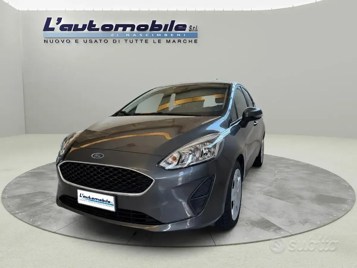 Usata Ford Fiesta 86 CV (63 kW) 2018 Grigio Utilitaria