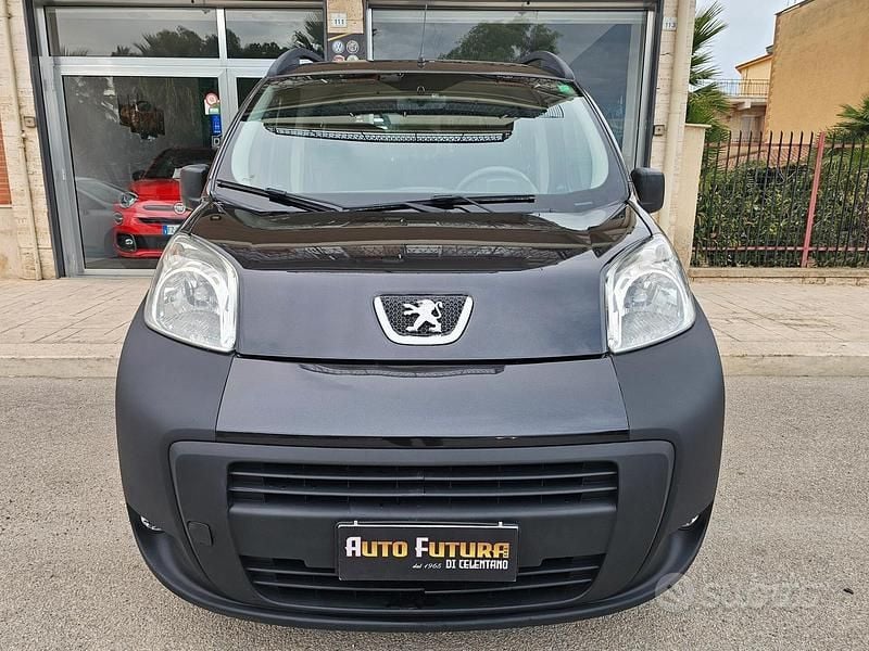 Usata Peugeot TePee Premium 70 CV (51 kW) 2009 Grigio Monovolume