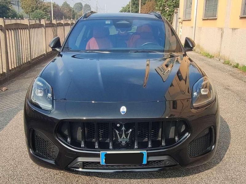 Nero Usata 2023 Maserati Grecale SUV | 59.000 € (Ottimo prezzo) - Immagine 1/4