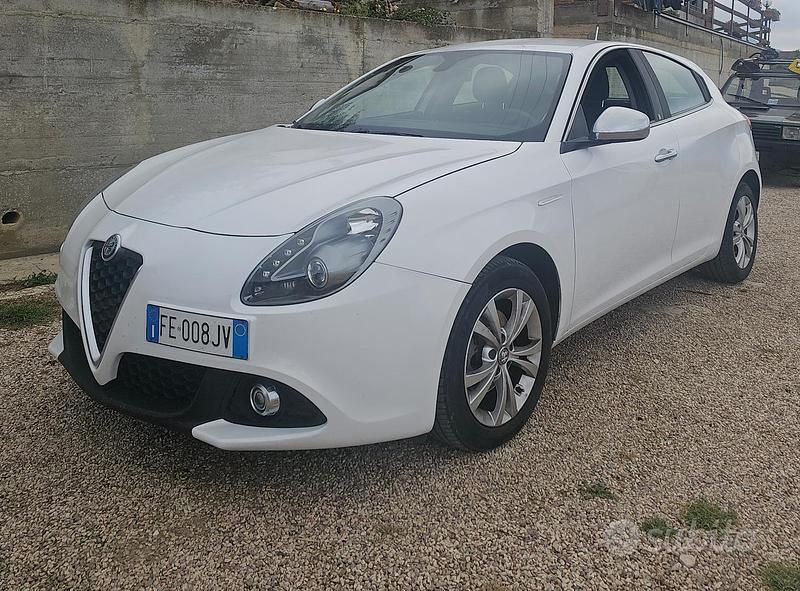 Usata Alfa Romeo Giulietta Super 109 CV (80 kW) 2016 Bianco Utilitaria
