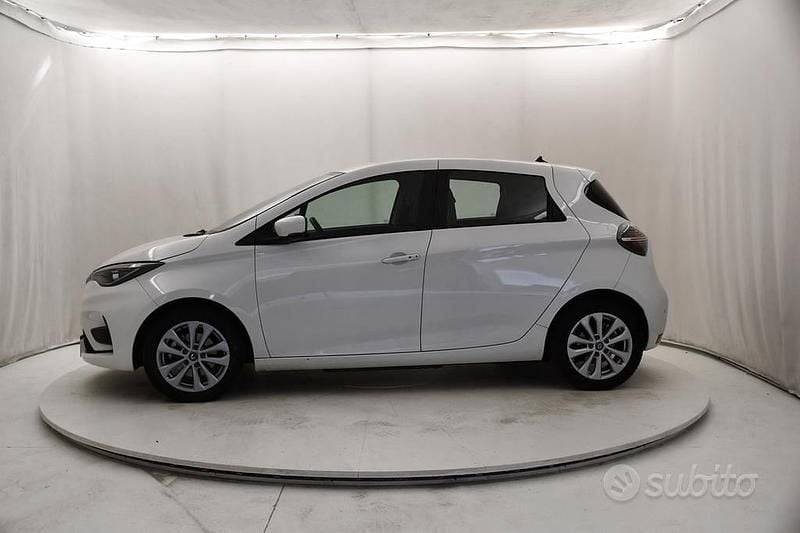 Usata Renault Zoe Zen 100 kW (136 CV) 2020 Bianco ghiaccio Utilitaria