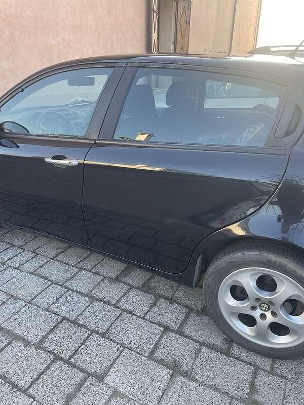 Usata Alfa Romeo 147 Distinctive 105 CV (77 kW) 2008 Utilitaria