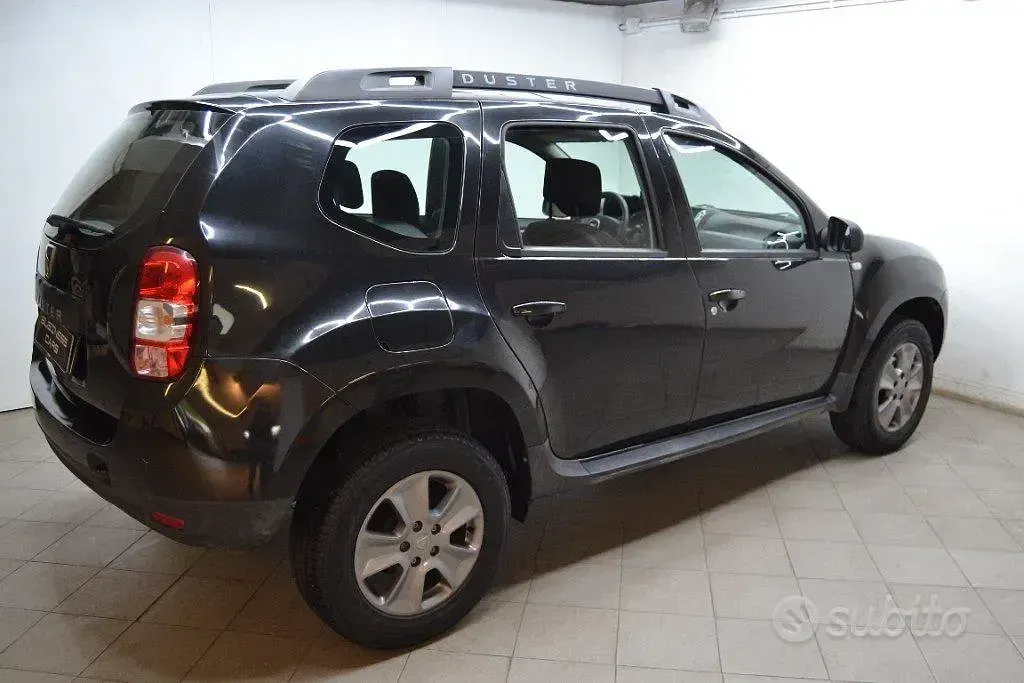 Usata Dacia Duster Lauréate 109 CV (80 kW) 2015 Nero SUV