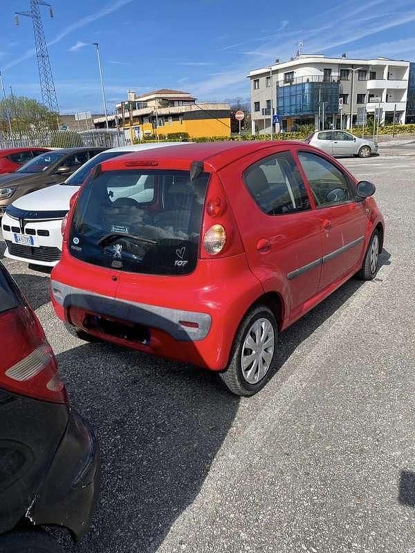 Usata Peugeot 107 68 CV (50 kW) 2009 Utilitaria