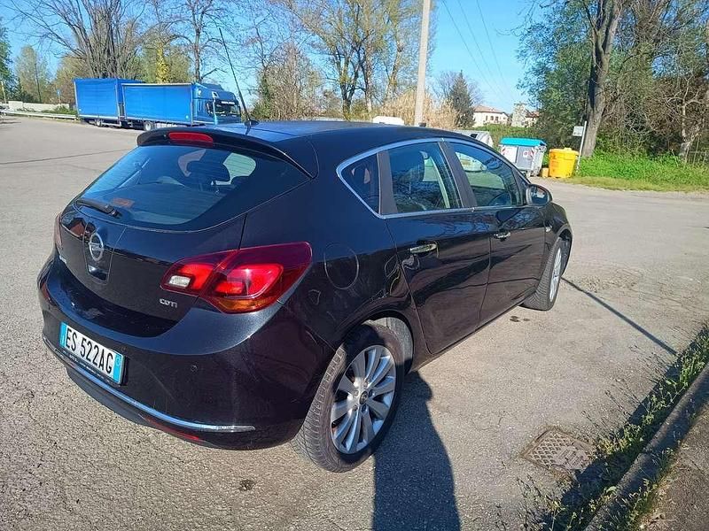 Usata Opel Astra Cosmo 110 CV (80 kW) 2013 Berlina