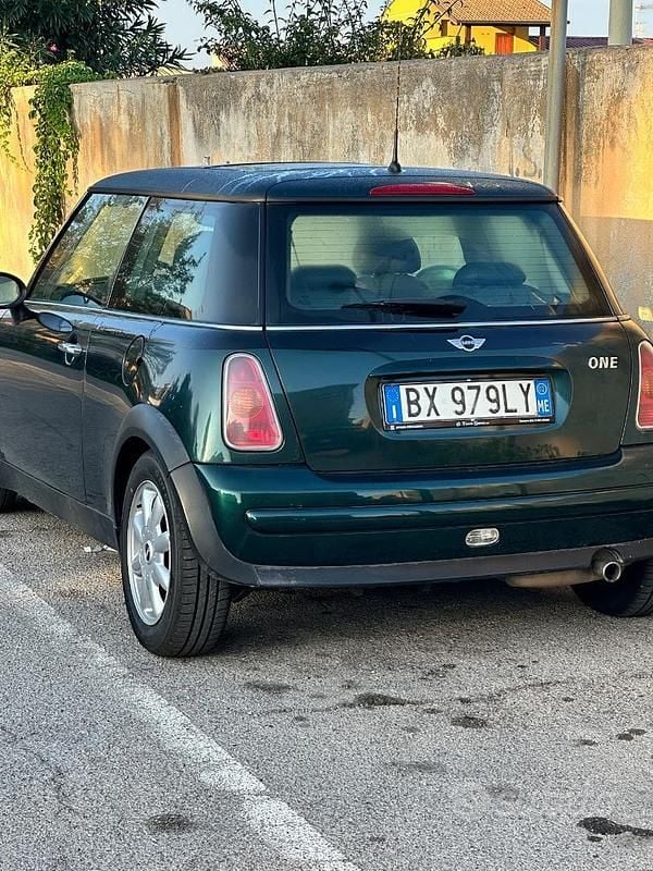Begagnad Mini ONE 90 HK (66 kW) 2002 Grön Halvkombi