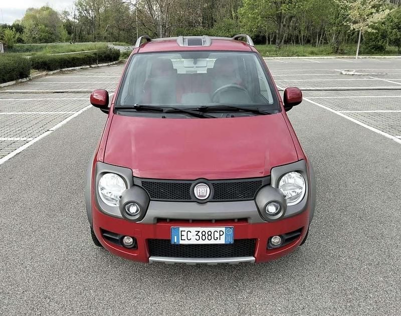 Usata Fiat Panda Cross 60 CV (44 kW) 2010 Rosso Utilitaria