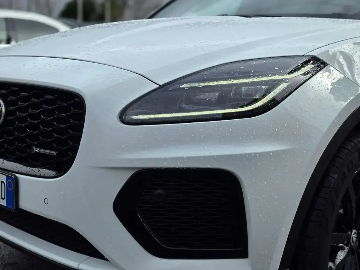 Occasion Jaguar E-Pace R-Dynamic 163 ch (119 kW) 2024 Blanc SUV