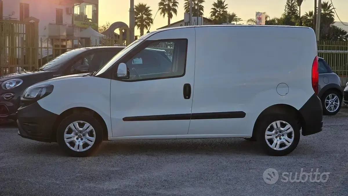 Usata Fiat Doblò 95 CV (69 kW) 2019 Bianco Monovolume
