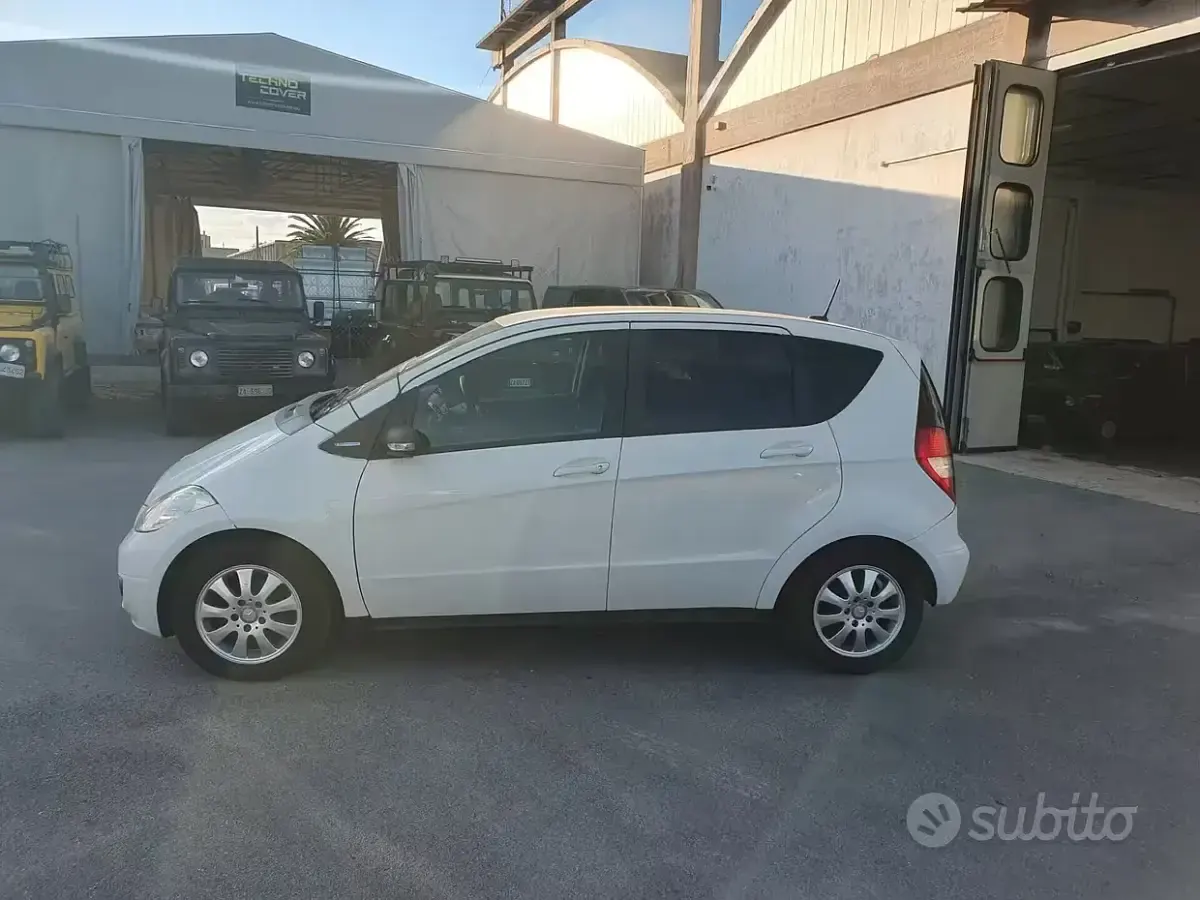 Usata Mercedes A160 109 CV (80 kW) 2011 Bianco Utilitaria