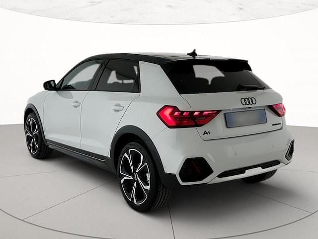 Usata Audi A1 Ambiente 110 CV (80 kW) 2023 Bianco ghiacciaio metallizzato SUV