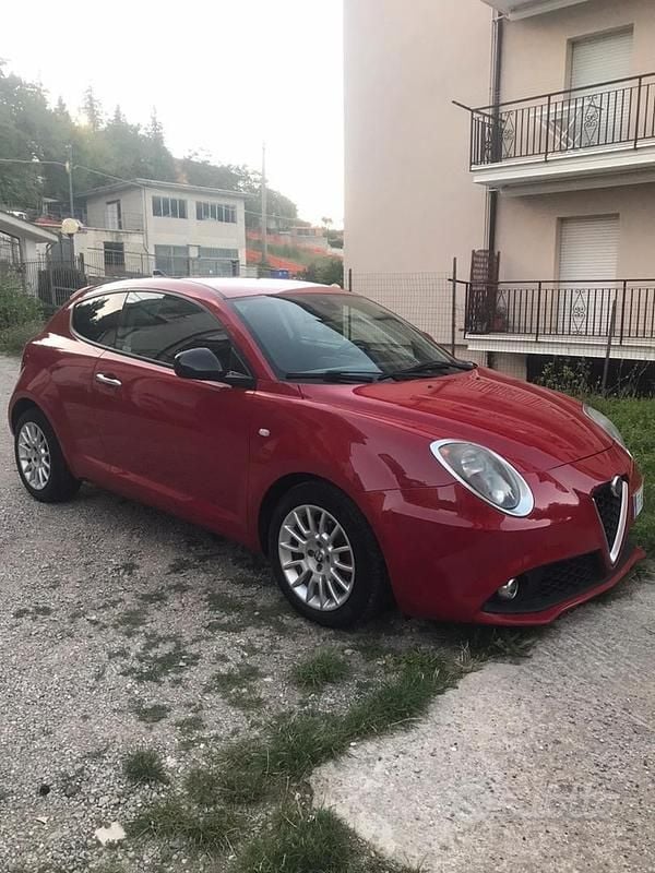 Rosso Usata 2016 Alfa Romeo MiTo Utilitaria | 6300 € (Super prezzo) - Immagine 1/4