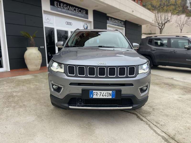 Usata Jeep Compass Limited 140 CV (102 kW) 2018 Argento SUV