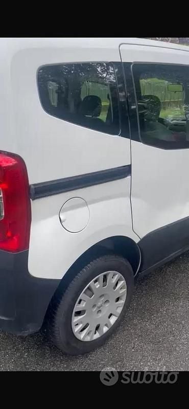 Usata Peugeot Bipper 75 CV (55 kW) 2015 Bianco Monovolume