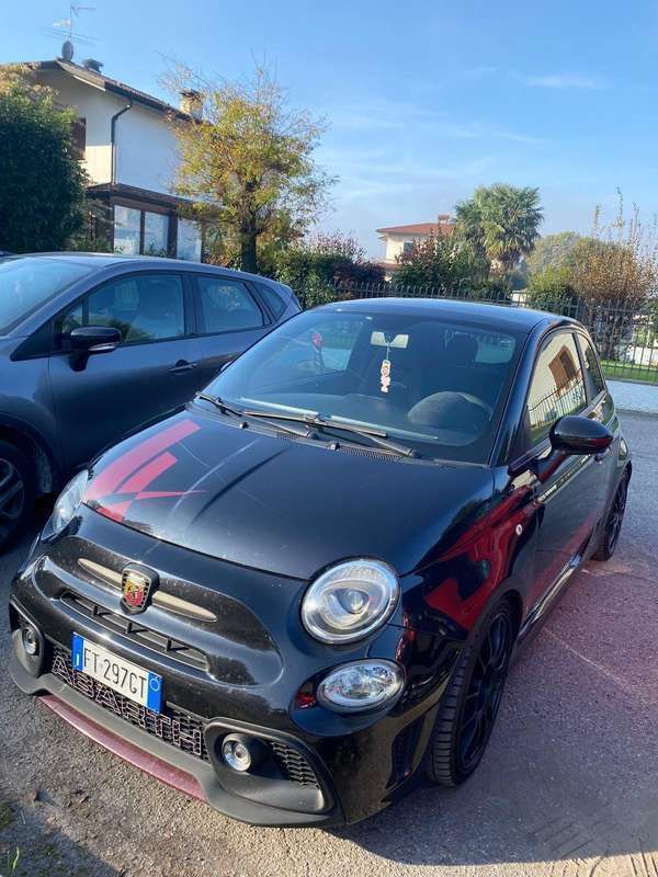 Nero Usata 2010 Abarth 595 Due volumi | 13.500 € - Immagine 1/4