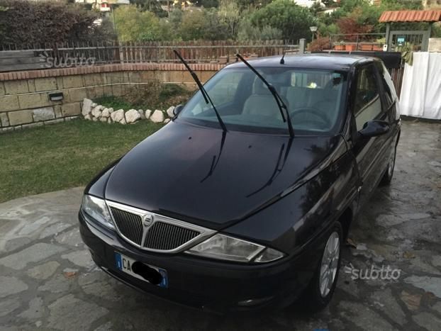 Lancia ypsilon 2002