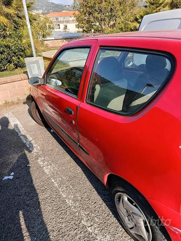 Occasion Fiat 600 54 ch (39 kW) 2004 Rouge Berline
