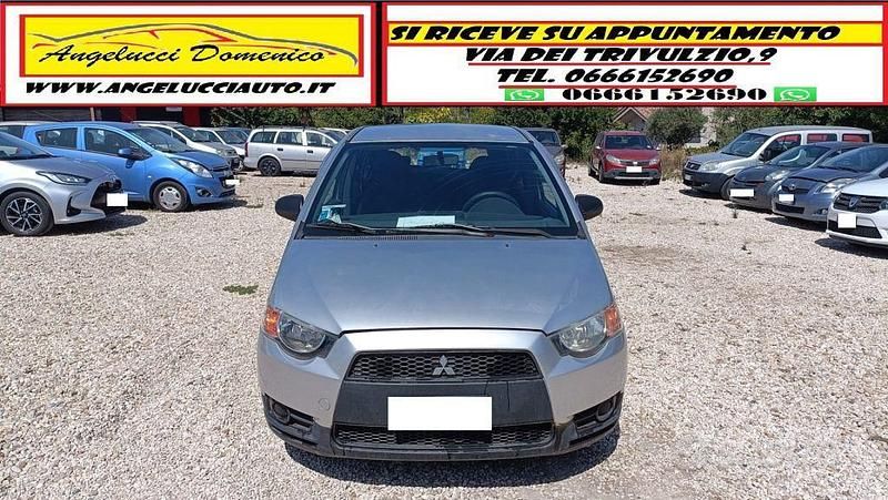 Usata Mitsubishi Colt 74 CV (54 kW) 2009 Grigio Utilitaria