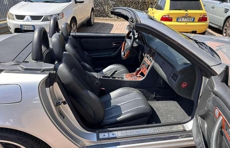 Usata Mercedes SLK320 218 CV (160 kW) 2001 Cabrio