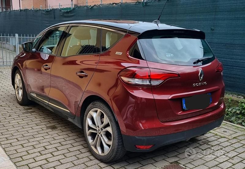 Usata Renault Scénic IV 120 CV (88 kW) 2019 Rosso Monovolume
