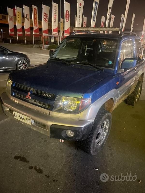 Usata Mitsubishi Pajero 2000 Blu SUV