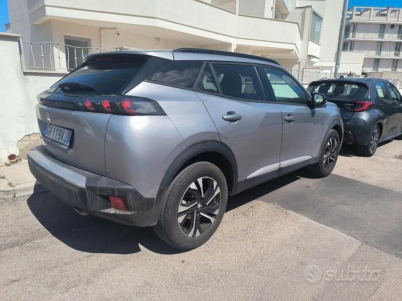 Usata Peugeot 2008 Allure 110 CV (80 kW) 2022 Grigio SUV