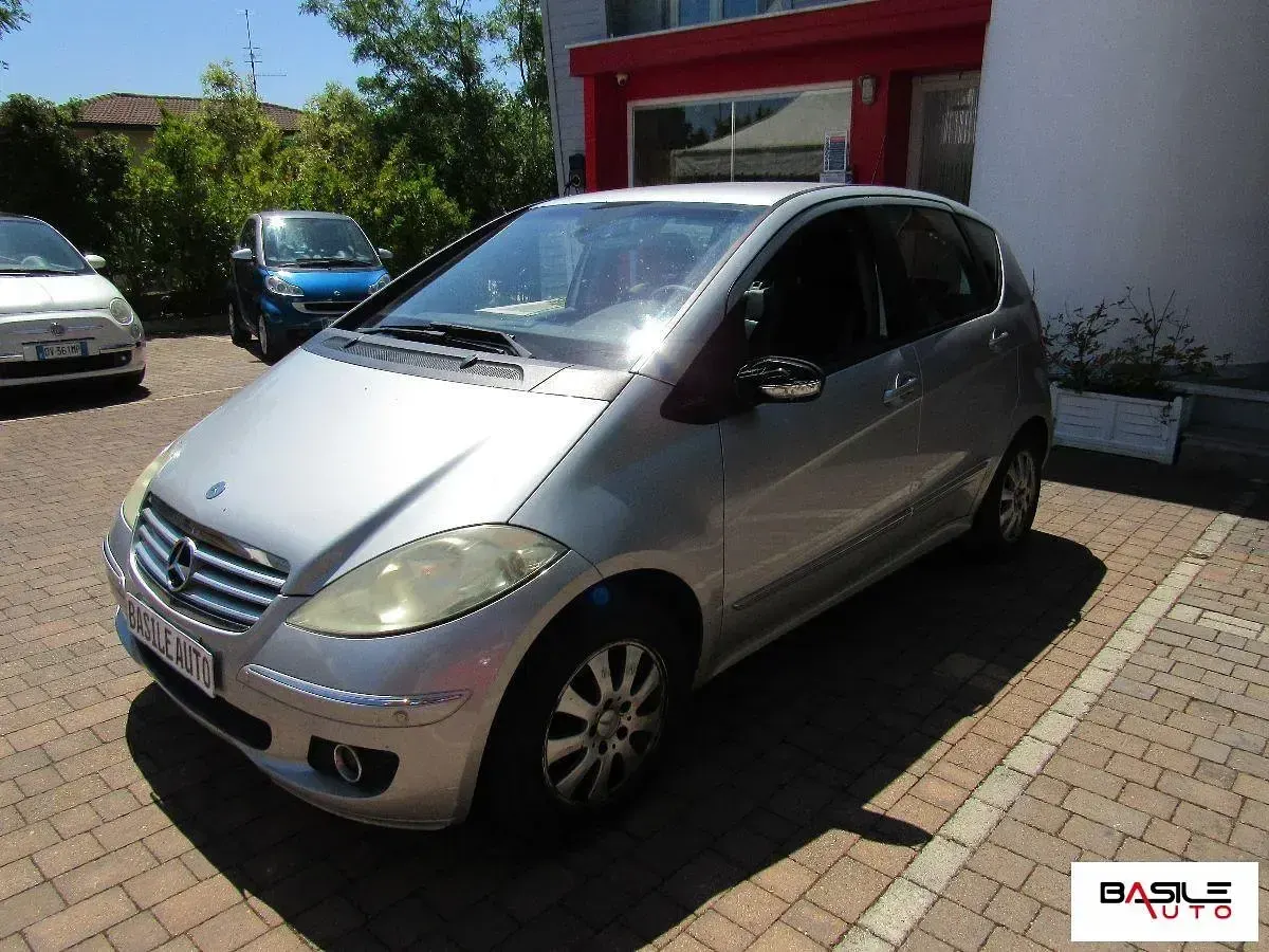 Usata Mercedes 180 Avantgarde 109 CV (80 kW) 2007 Grigio Berlina
