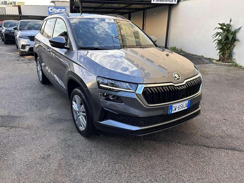 Grigio Usata 2024 Skoda Karoq Executive SUV | 26.500 € (Super prezzo) - Immagine 1/4