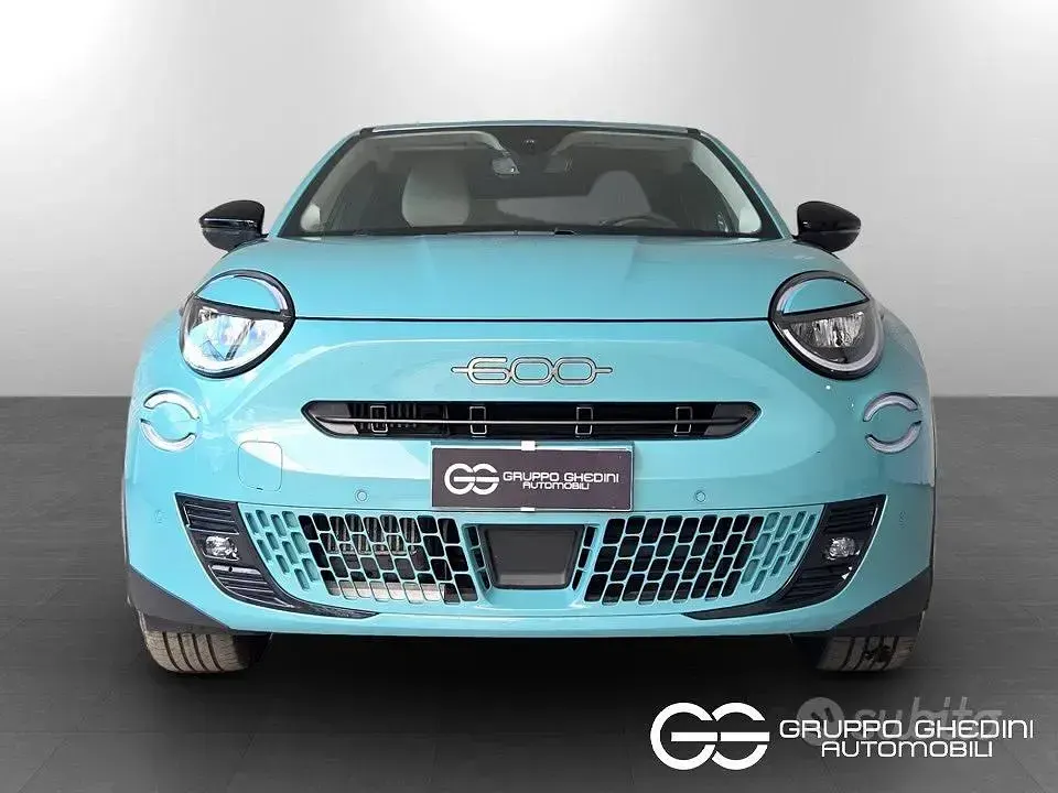 Usata Fiat 600 La Prima 101 CV (74 kW) 2025 Azzurro cielo d'italia SUV