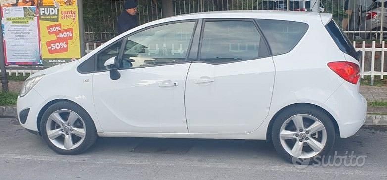 Usata Opel Meriva Cosmo 120 CV (88 kW) 2012 Bianco Monovolume