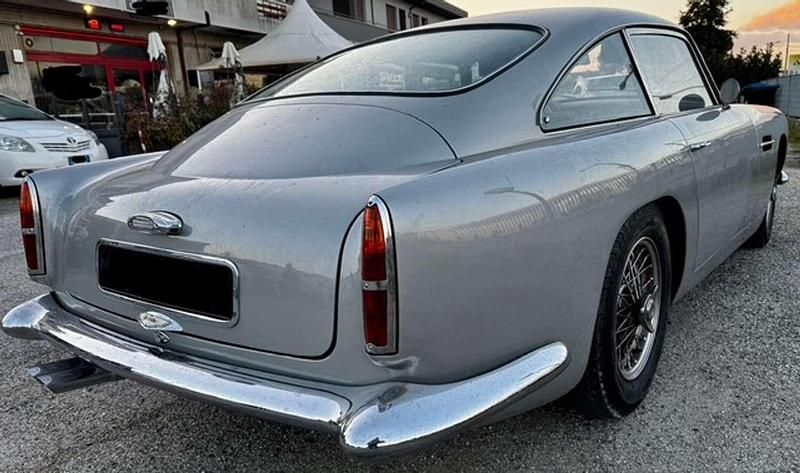 Usata Aston Martin DB4 243 CV (178 kW) 1960 Grigio Coupé