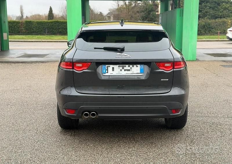 Usata Jaguar F-Pace 180 CV (132 kW) 2017 Grigio SUV