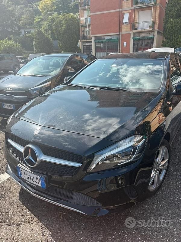 Usata Mercedes A180 109 CV (80 kW) 2017 Nero Utilitaria