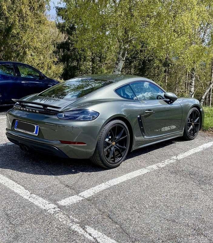 Usata Porsche 718 Cayman 299 CV (219 kW) 2024 Verde Coupé