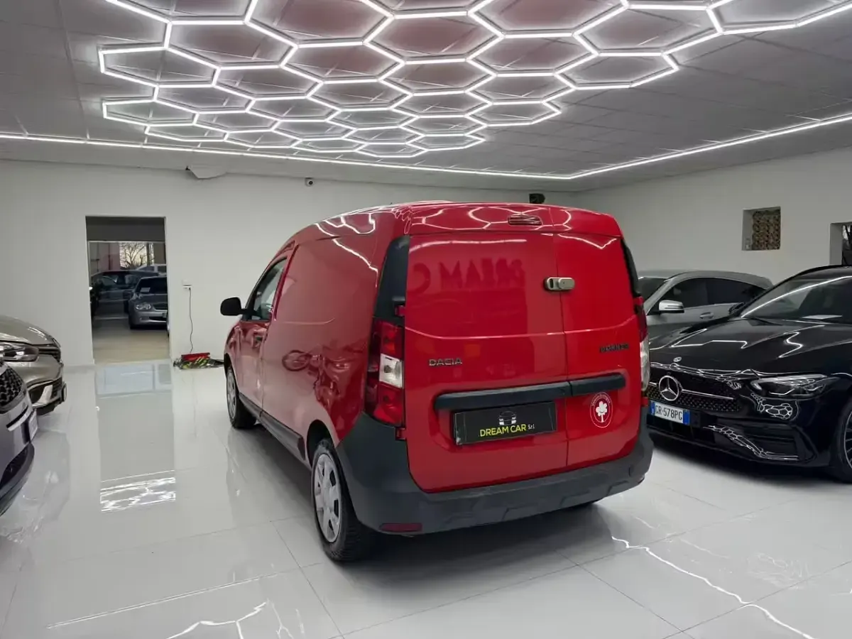 Usata Dacia Dokker 101 CV (74 kW) 2018 Rosso Monovolume