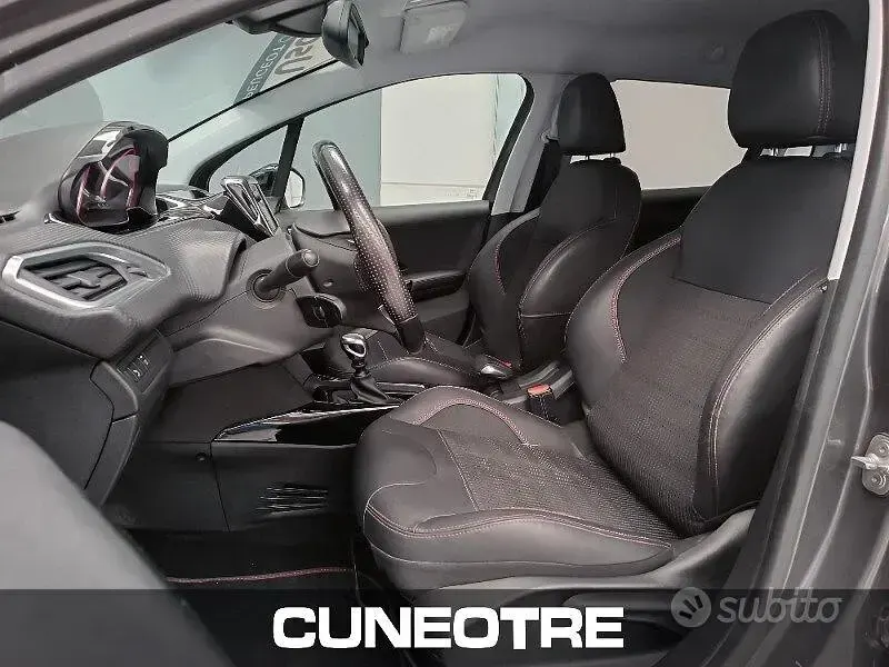 Gebraucht Peugeot 2008 GT-line 120 PS (88 kW) 2018 Grau SUV
