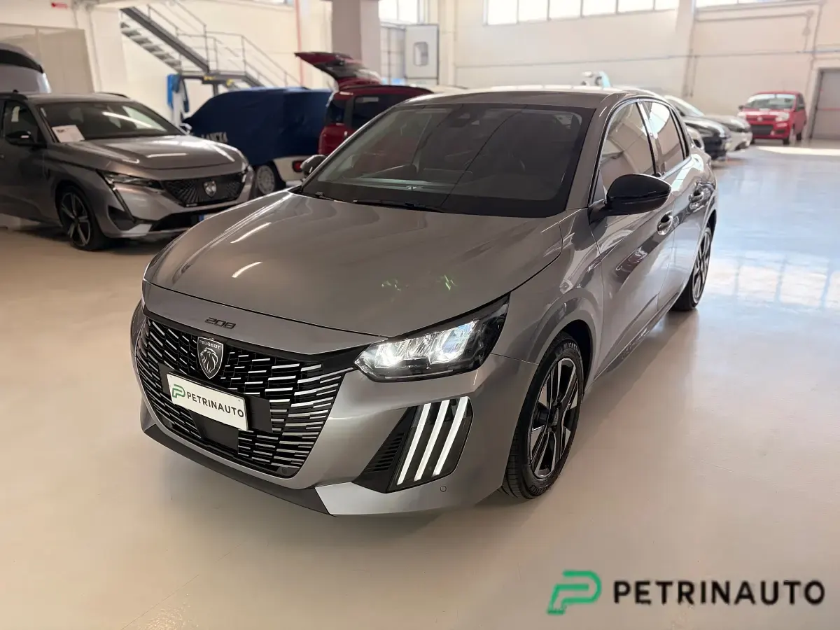 Usata Peugeot 208 101 CV (74 kW) 2025 Utilitaria