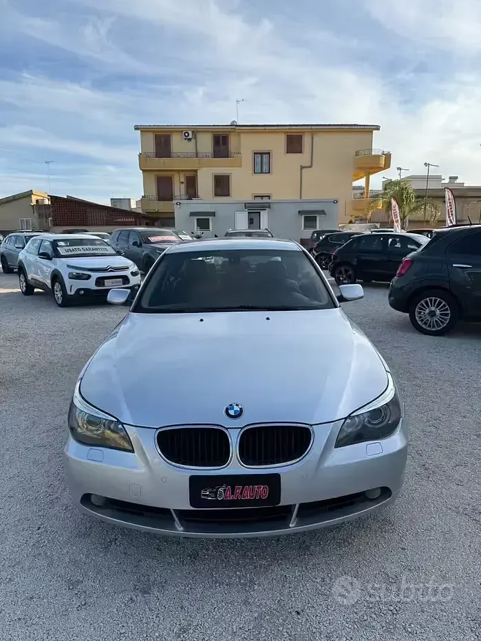 Usata BMW 530 Efficient Dynamics 218 CV (160 kW) 2004 Grigio Berlina