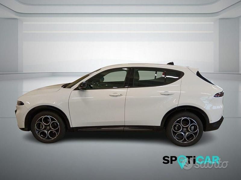 Second-hand Alfa Romeo Tonale Sprint 131 CP (96 kW) 2024 Alb SUV