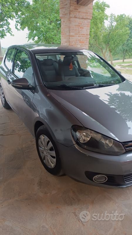 Grigio Usata 2009 VW Golf VI Coupé | 3500 € (Super prezzo) - Immagine 1/4