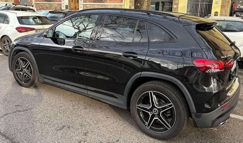 Usata Mercedes GLA200 Premium 150 CV (110 kW) 2021 Nero SUV