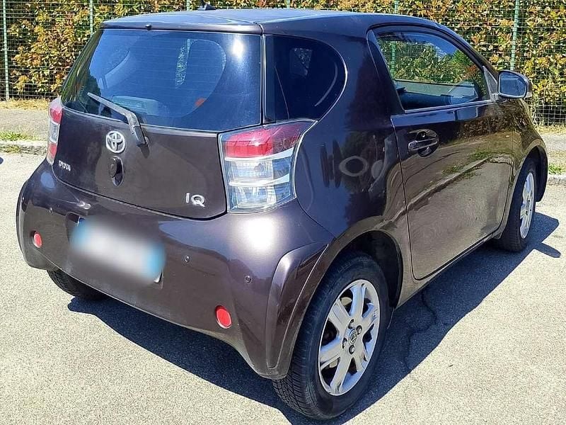 Käytetty Toyota iQ 68 HP (50 kW) 2009 Violetti Viistoperä