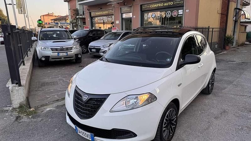 Usata Lancia Ypsilon S 86 CV (63 kW) 2014 Bianco Utilitaria