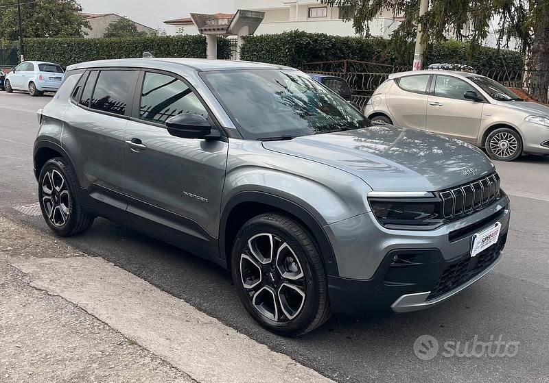 Usata Jeep Avenger Summit 101 CV (74 kW) 2025 Grigio SUV